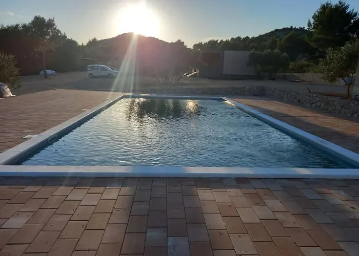 Relaxing Mobile Maestral - Beach, Private Jacuzzi, Pool Access * Drage