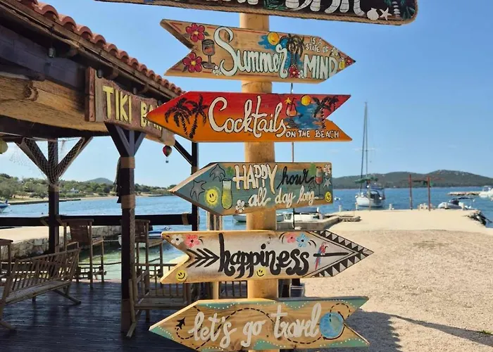 Relaxing Mobile Maestral - Beach, Private Jacuzzi, Pool Access