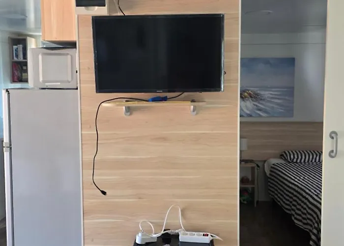 Parque de Campismo Relaxing Mobile Maestral - Beach, Private Jacuzzi, Pool Access *