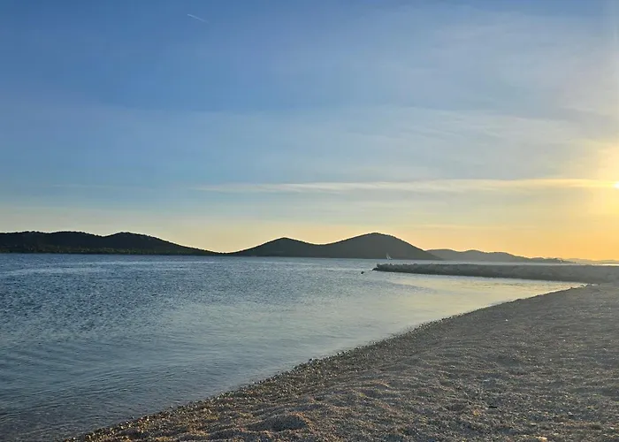 Parque de Campismo Relaxing Mobile Maestral - Beach, Private Jacuzzi, Pool Access Drage